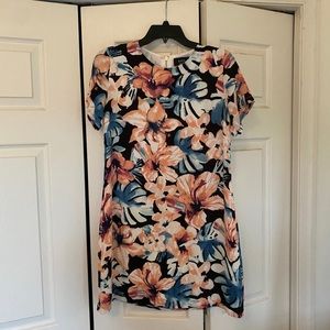 Vici hibiscus floral print short sleeve dress